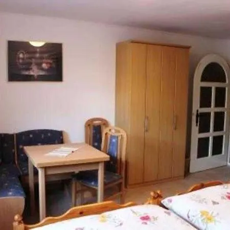 Habitación en casa particular Gaestezimmer Am Tiefwarensee Waren (Mueritz)