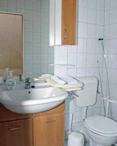 Gaestezimmer Am Tiefwarensee ホームステイ ヴァーレン