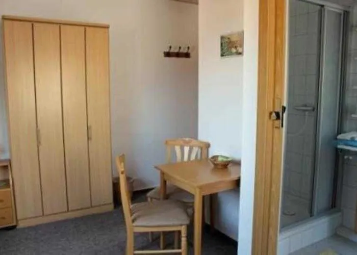 ホームステイ Gaestezimmer Am Tiefwarensee